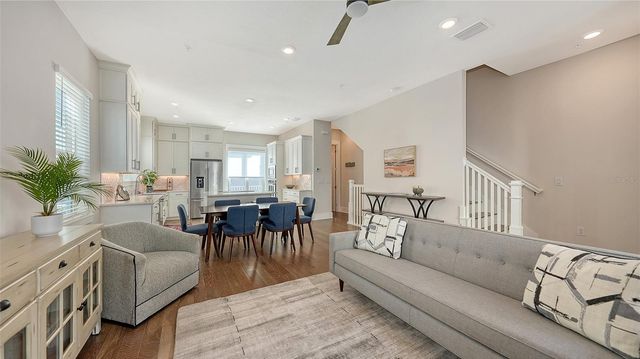 512 LAUREL PARK DRIVE, Sarasota, FL 34236