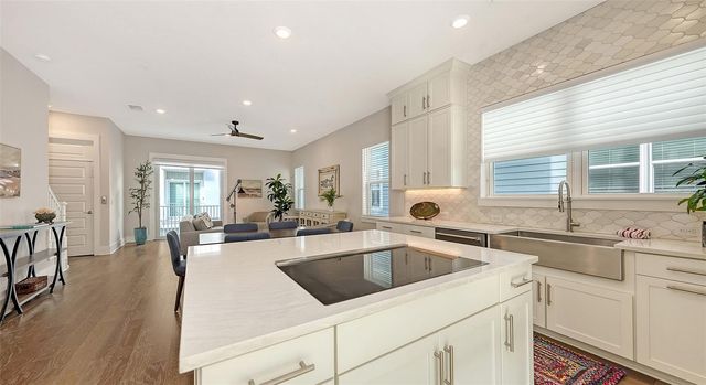 512 LAUREL PARK DRIVE, Sarasota, FL 34236