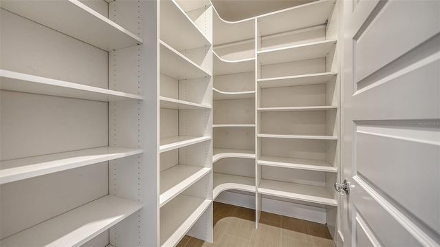 512 LAUREL PARK DRIVE, Sarasota, FL 34236