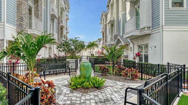 512 LAUREL PARK DRIVE, Sarasota, FL 34236