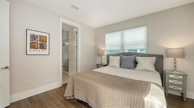 512 LAUREL PARK DRIVE, Sarasota, FL 34236