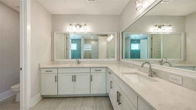 512 LAUREL PARK DRIVE, Sarasota, FL 34236