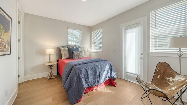 512 LAUREL PARK DRIVE, Sarasota, FL 34236