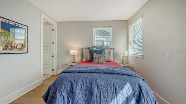 512 LAUREL PARK DRIVE, Sarasota, FL 34236