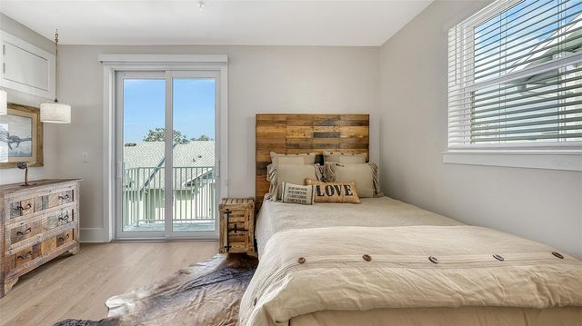 512 LAUREL PARK DRIVE, Sarasota, FL 34236