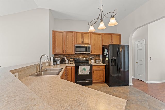 3 Birdsong Ct., Murrells Inlet, SC 29576