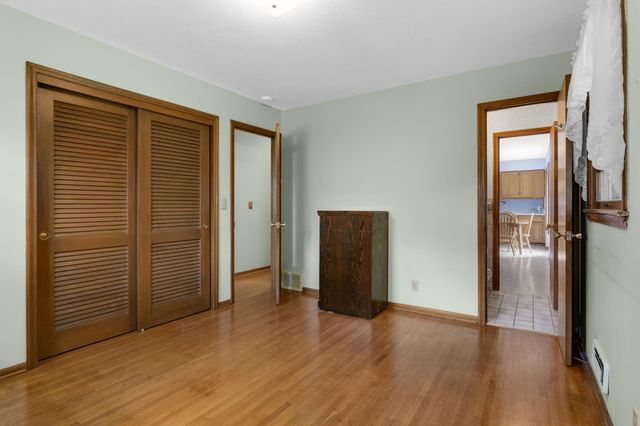 6927 Dupont Avenue N, Brooklyn Center, MN 55430