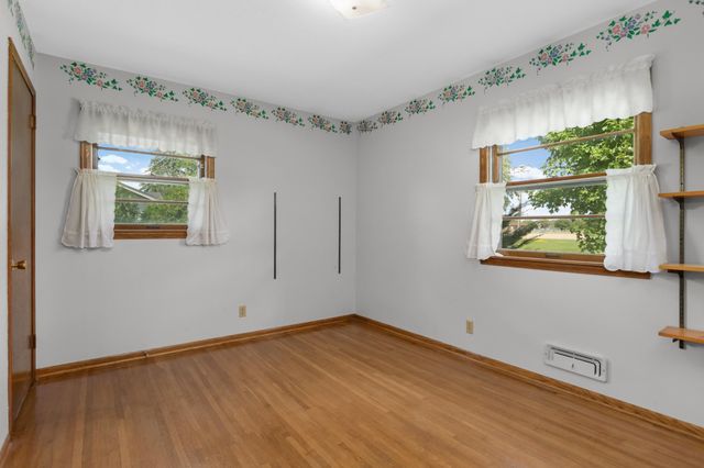 6927 Dupont Avenue N, Brooklyn Center, MN 55430