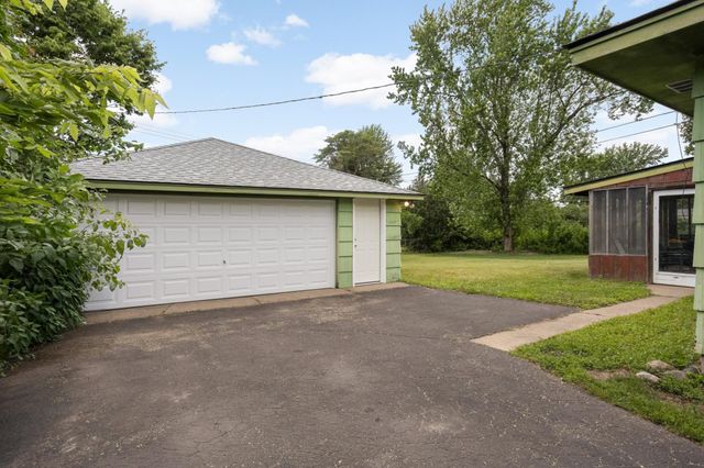 6927 Dupont Avenue N, Brooklyn Center, MN 55430