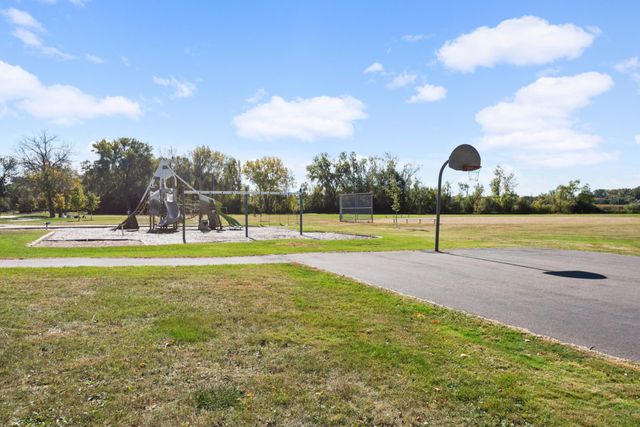 6927 Dupont Avenue N, Brooklyn Center, MN 55430