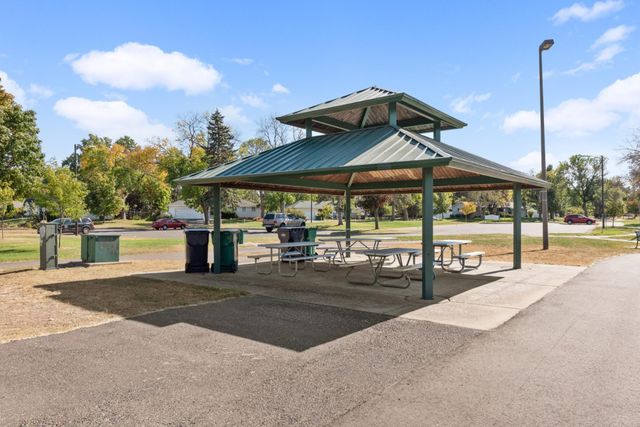 6927 Dupont Avenue N, Brooklyn Center, MN 55430