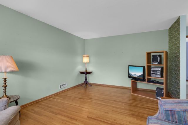 6927 Dupont Avenue N, Brooklyn Center, MN 55430