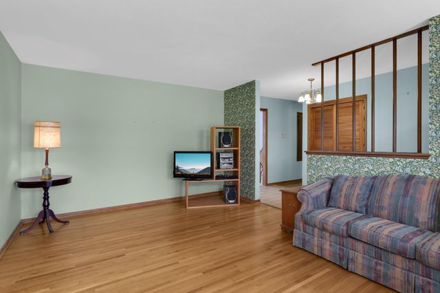 6927 Dupont Avenue N, Brooklyn Center, MN 55430