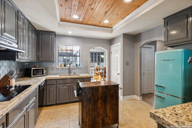 14819 River Gln N, San Antonio, TX 78216