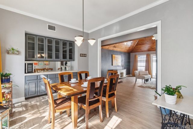 14819 River Gln N, San Antonio, TX 78216