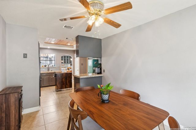 14819 River Gln N, San Antonio, TX 78216