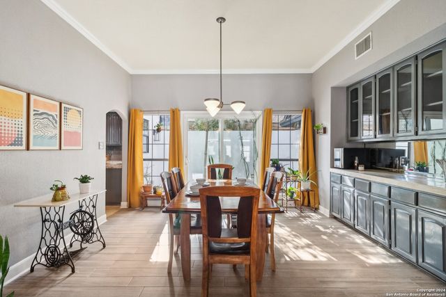 14819 River Gln N, San Antonio, TX 78216