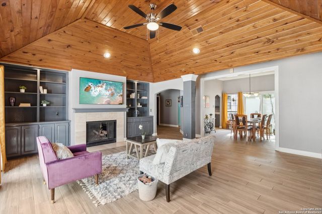 14819 River Gln N, San Antonio, TX 78216