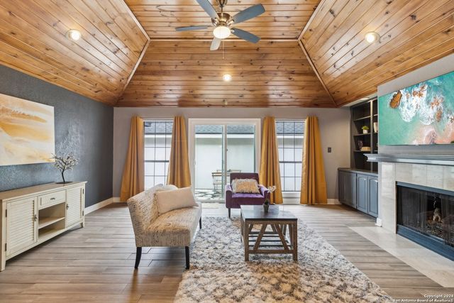 14819 River Gln N, San Antonio, TX 78216