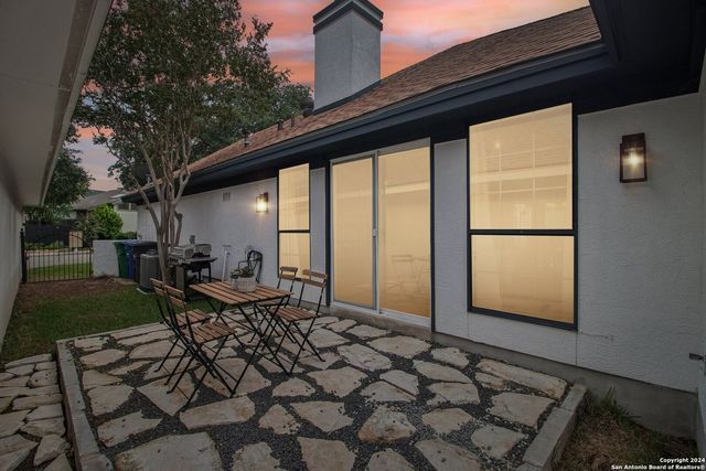 14819 River Gln N, San Antonio, TX 78216