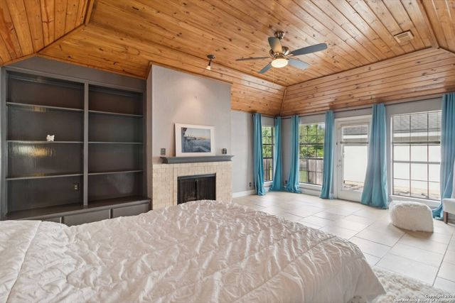 14819 River Gln N, San Antonio, TX 78216