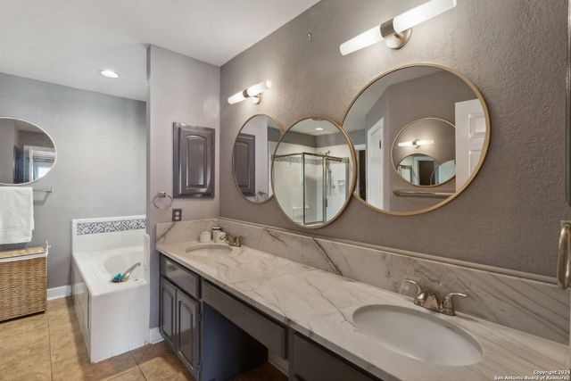 14819 River Gln N, San Antonio, TX 78216