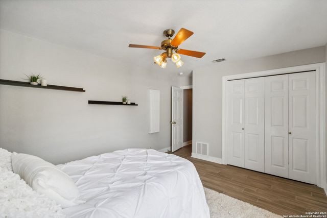 14819 River Gln N, San Antonio, TX 78216