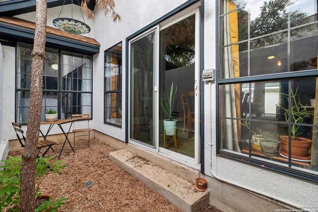 14819 River Gln N, San Antonio, TX 78216