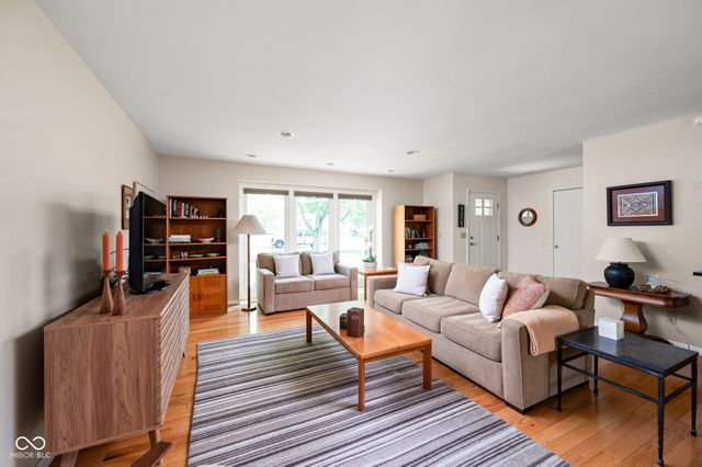 813 E 79th Street, Indianapolis, IN 46240