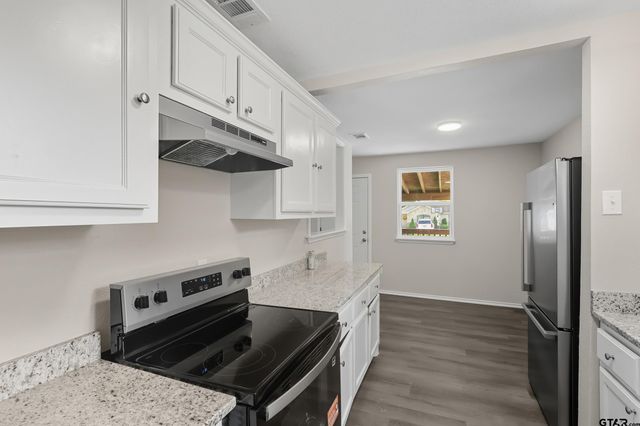 1005 E 9th, Mt Pleasant, TX 75455