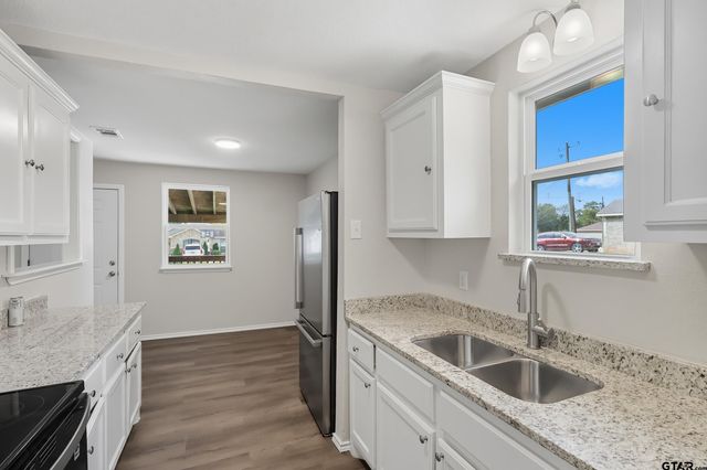 1005 E 9th, Mt Pleasant, TX 75455