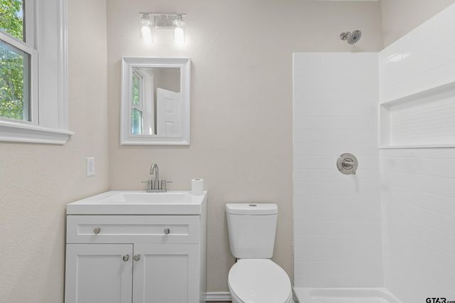 1005 E 9th, Mt Pleasant, TX 75455