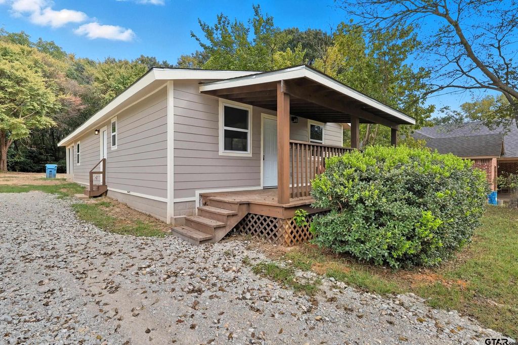 1005 E 9th, Mt Pleasant, TX 75455