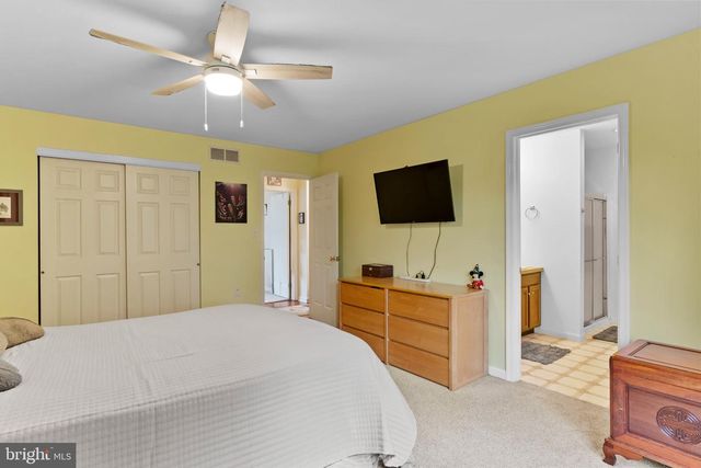 473 FRANKLIN SQUARE DR, Chambersburg, PA 17201