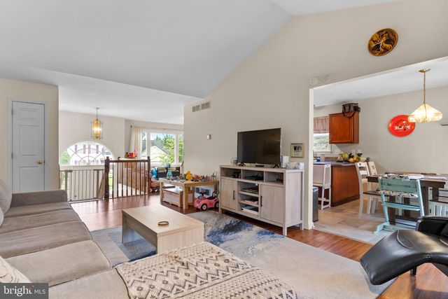 473 FRANKLIN SQUARE DR, Chambersburg, PA 17201