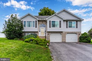 473 FRANKLIN SQUARE DR, Chambersburg, PA 17201