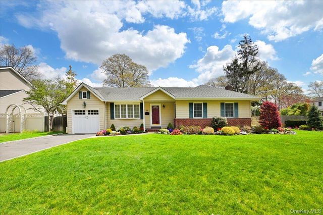 586 Seaford Avenue, Massapequa, NY 11758