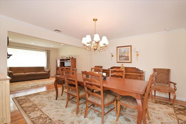 586 Seaford Avenue, Massapequa, NY 11758