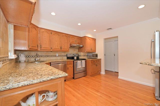 586 Seaford Avenue, Massapequa, NY 11758