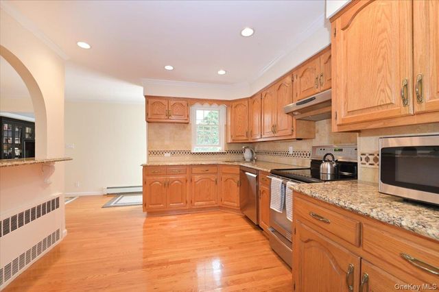 586 Seaford Avenue, Massapequa, NY 11758