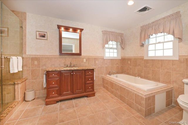 586 Seaford Avenue, Massapequa, NY 11758