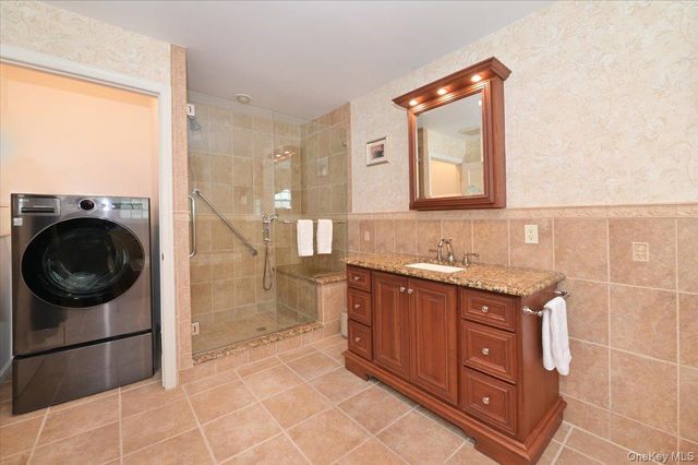 586 Seaford Avenue, Massapequa, NY 11758