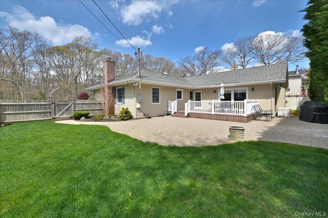 586 Seaford Avenue, Massapequa, NY 11758