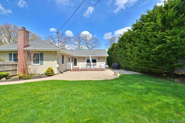 586 Seaford Avenue, Massapequa, NY 11758