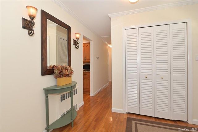 586 Seaford Avenue, Massapequa, NY 11758