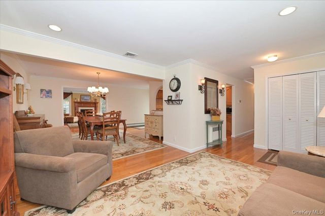 586 Seaford Avenue, Massapequa, NY 11758