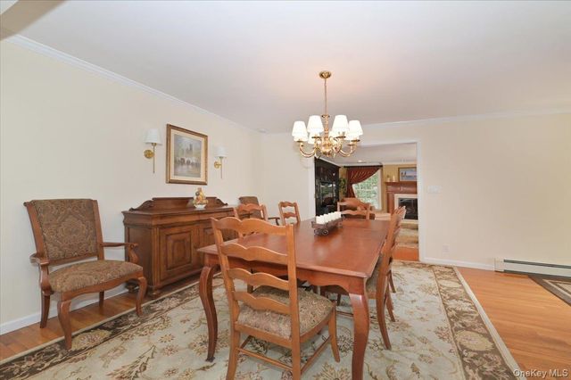 586 Seaford Avenue, Massapequa, NY 11758