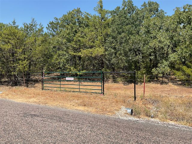 209 Red Top Road, Valley View, TX 76272