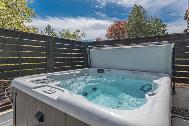 20350 Rock Canyon Road, Bend, OR 97703