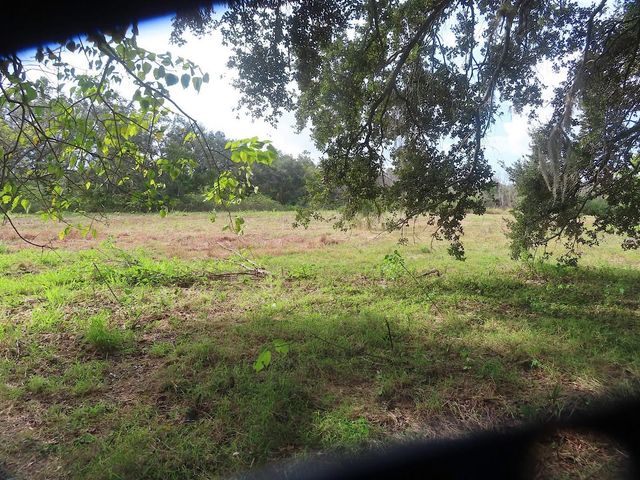 N OAKLAND STREET, Leesburg, FL 34748